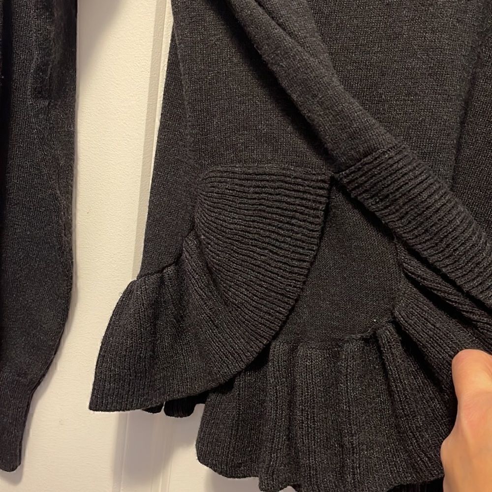 H&M I Conscious woman’s Black Ruffled Sweater - Picture 6 of 7
